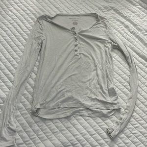 AMERICAN EAGLE WHITE TOP SZ XS